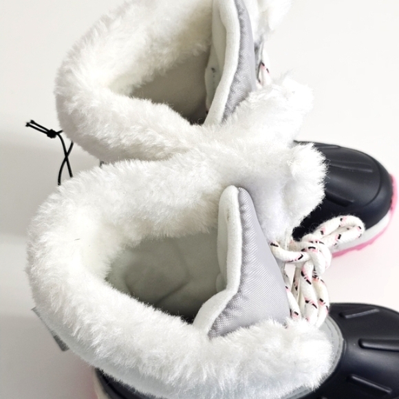 Stylish Gray and Pink Winter Boots - Picture 6 of 6